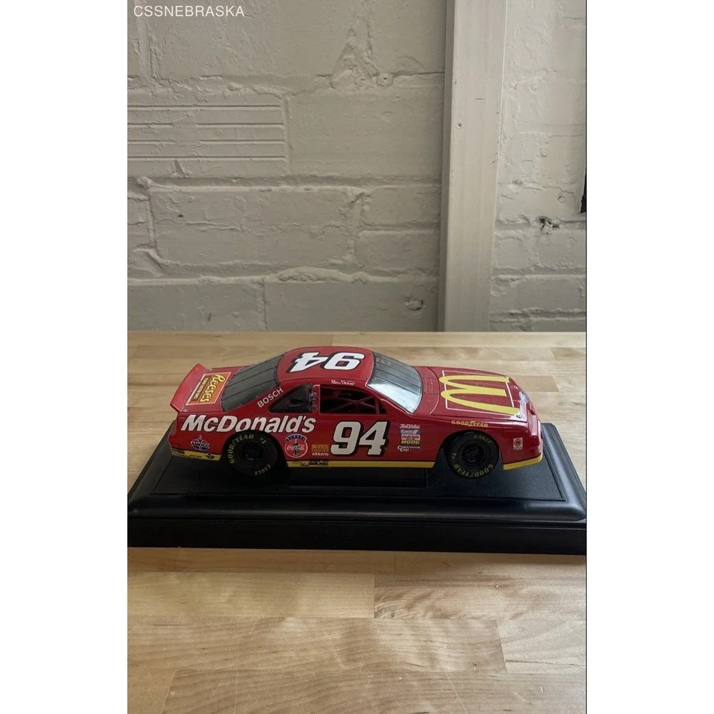 Bill Elliott 94 McDonalds 1995 Ford Thunderbird 1:24 Diecast NASCAR Vintage